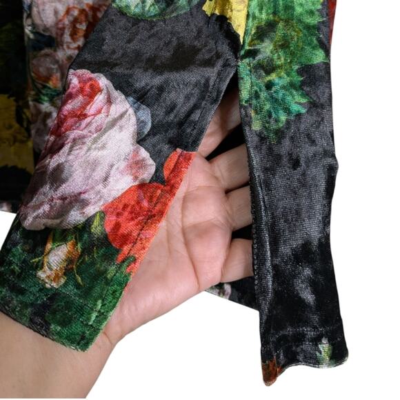 NEW Calessa Velvet Floral V Neck Top Small Whimsygoth Fairygrunge Boho Dark - Picture 5 of 9